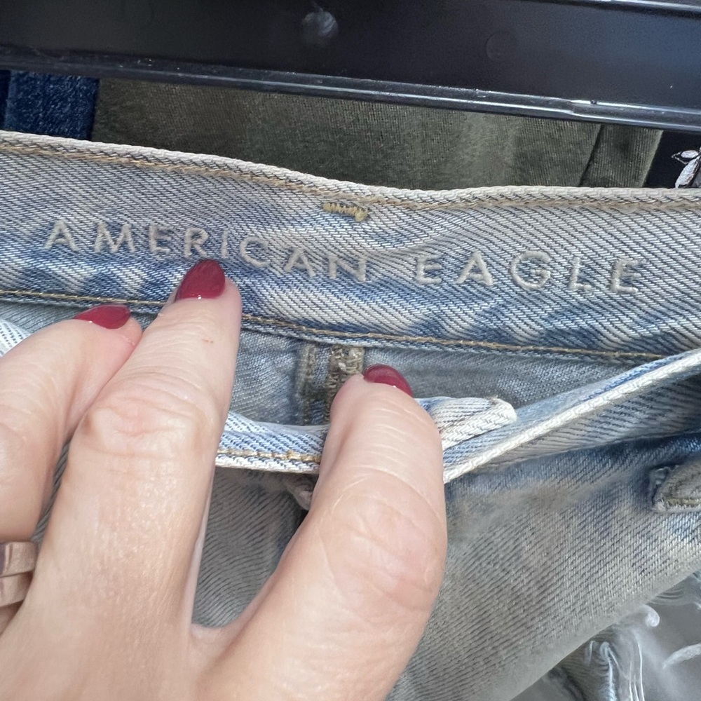 Womens American Eagle mom shorts size 10 - Picture 3 of 5